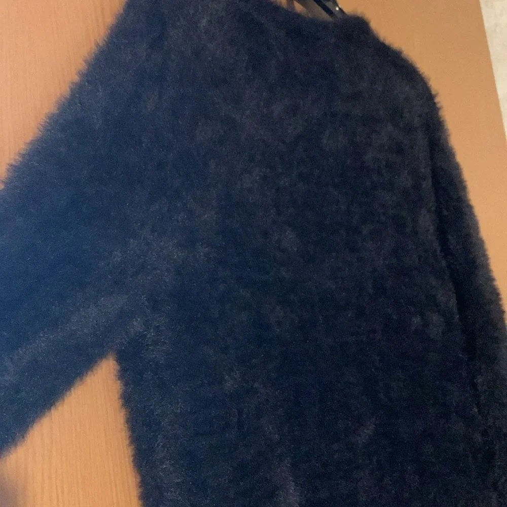 Sweater - Picture 5 of 5